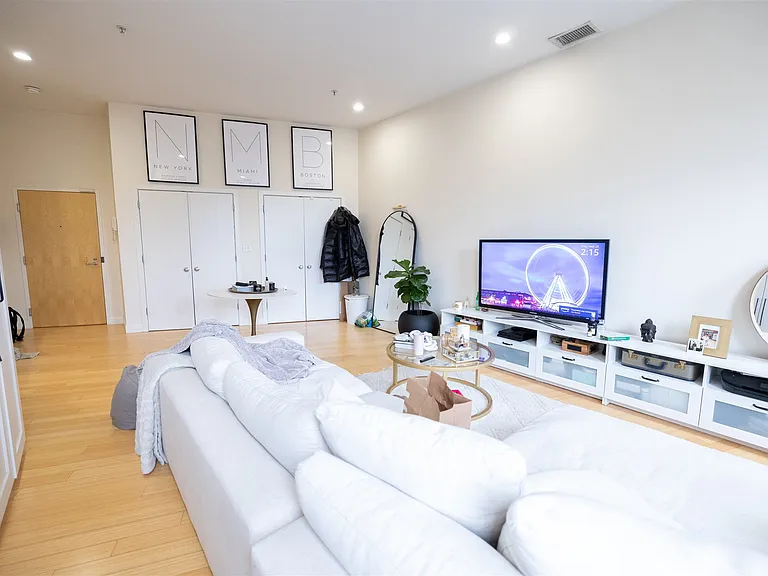 460 Harrison Ave #302 — Photo 11