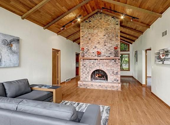 3rd image of 4021 172nd Ave NE