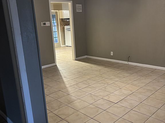 3rd image of 5125 Nancy Ln