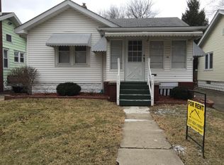 18 North Dr, Decatur, IL 62526