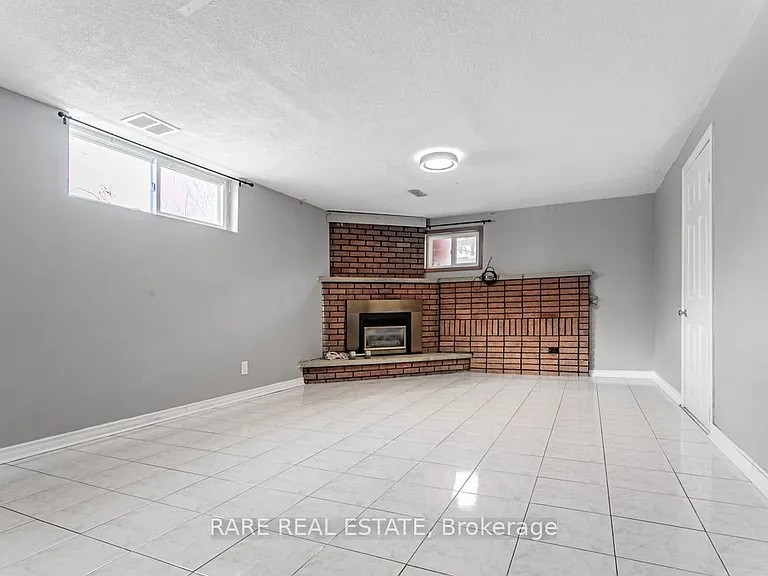 22 Bamford Cres — Photo 10