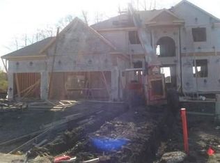 51670 Serra Ct, Macomb, MI 48042