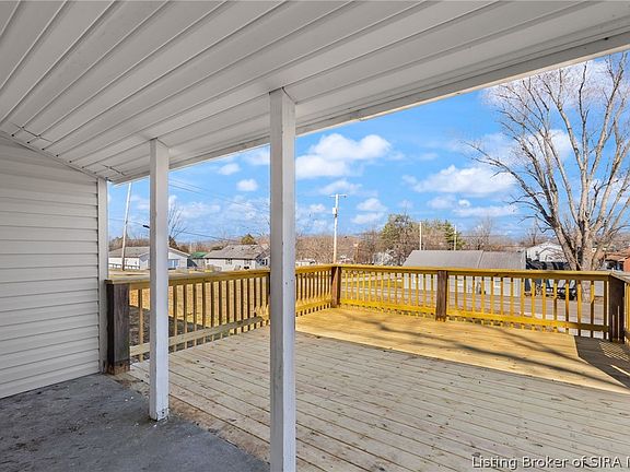 3rd image of 546 N Helm Street