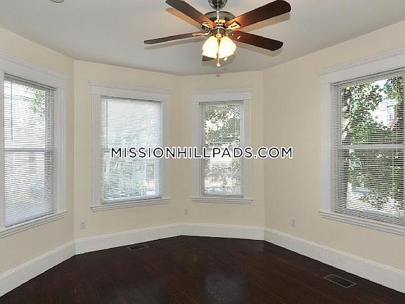 3rd image of 6 Oswald St #3F