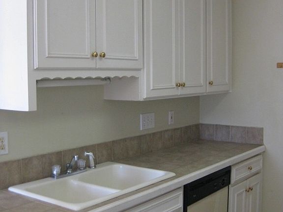 3rd image of 6284 Deerwood Dr