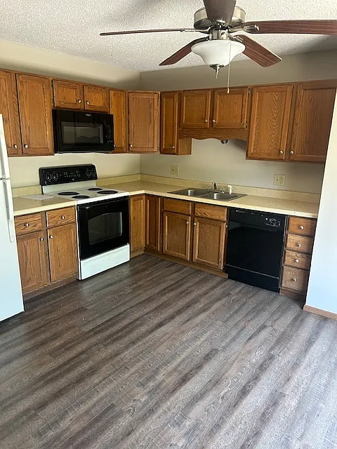 2 bed, 800 sqft, $1,095 — Photo 3