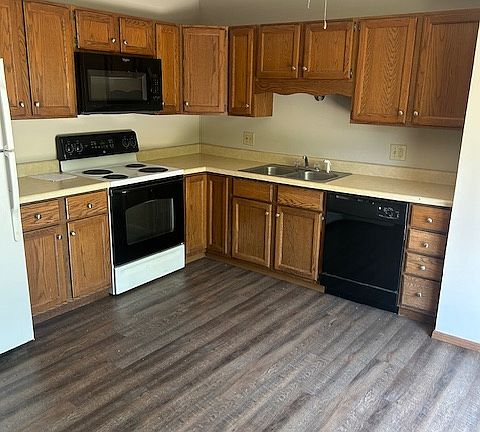 3rd image of 5 Quail Hollow Ct APT C