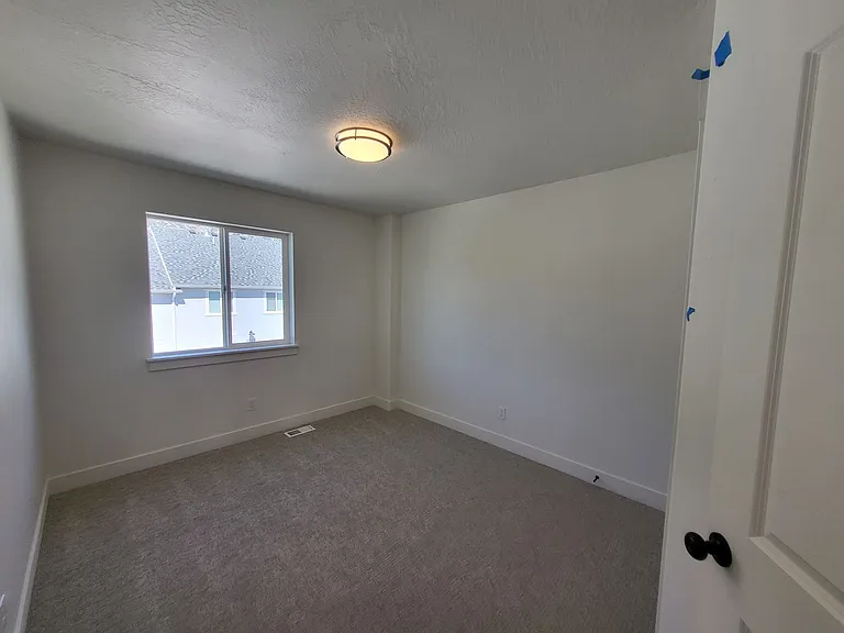 1002 E 1300 S — Photo 34