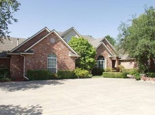 6013 Country Club Dr, Edmond, OK 73025
