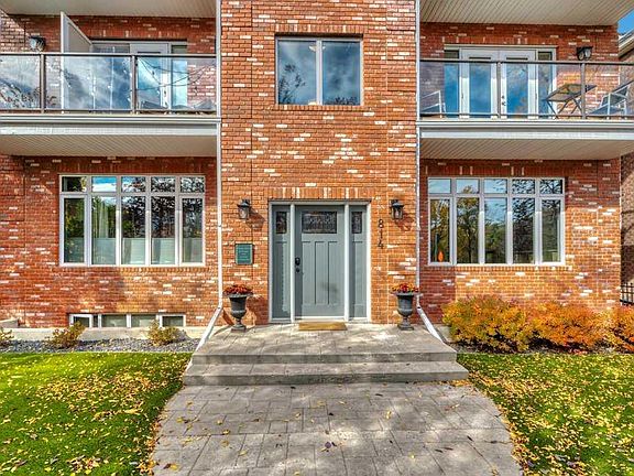 3rd image of 814 SW Memorial Dr NW #202