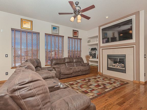 5th image of 9716 Kings Canyon Dr