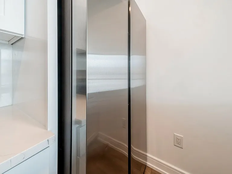 32 Jones St #202 — Photo 12