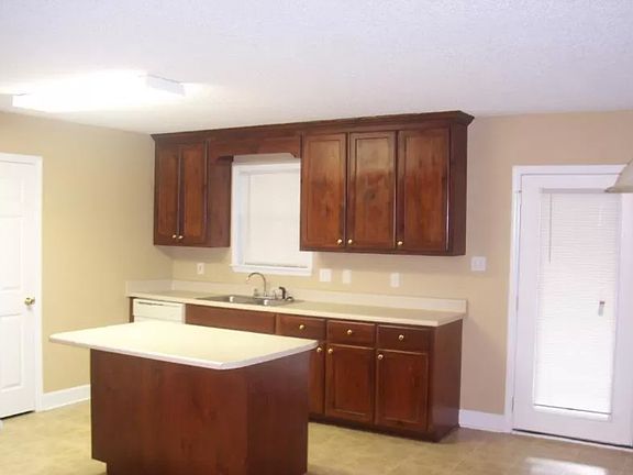 4th image of 3116 Vanelle Dr