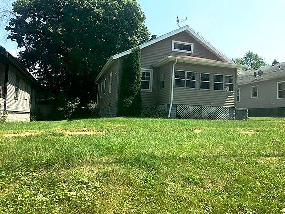 2nd image of 325 N Henrietta Ave