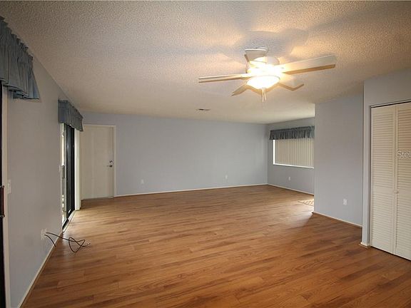 3rd image of 4074 Vermont Ln