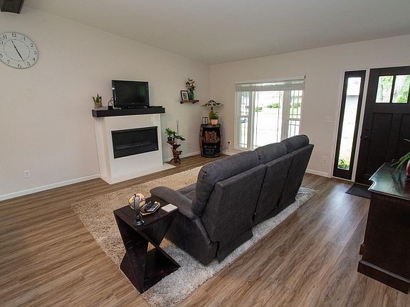 4th image of 3021 Chinook Ln
