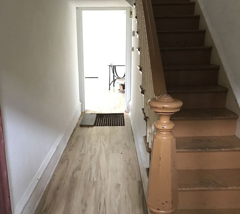 2nd image of 122 N 3rd St