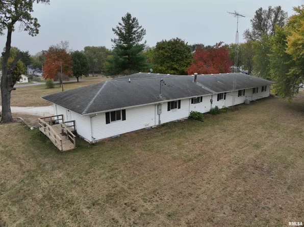 201 Hancock St, Oquawka, IL 61469