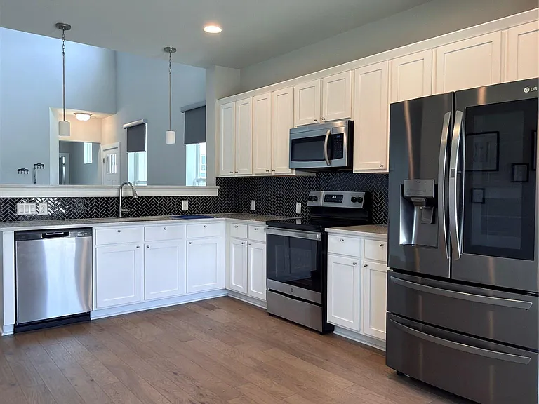 11216 Gadsen Ln — Photo 15