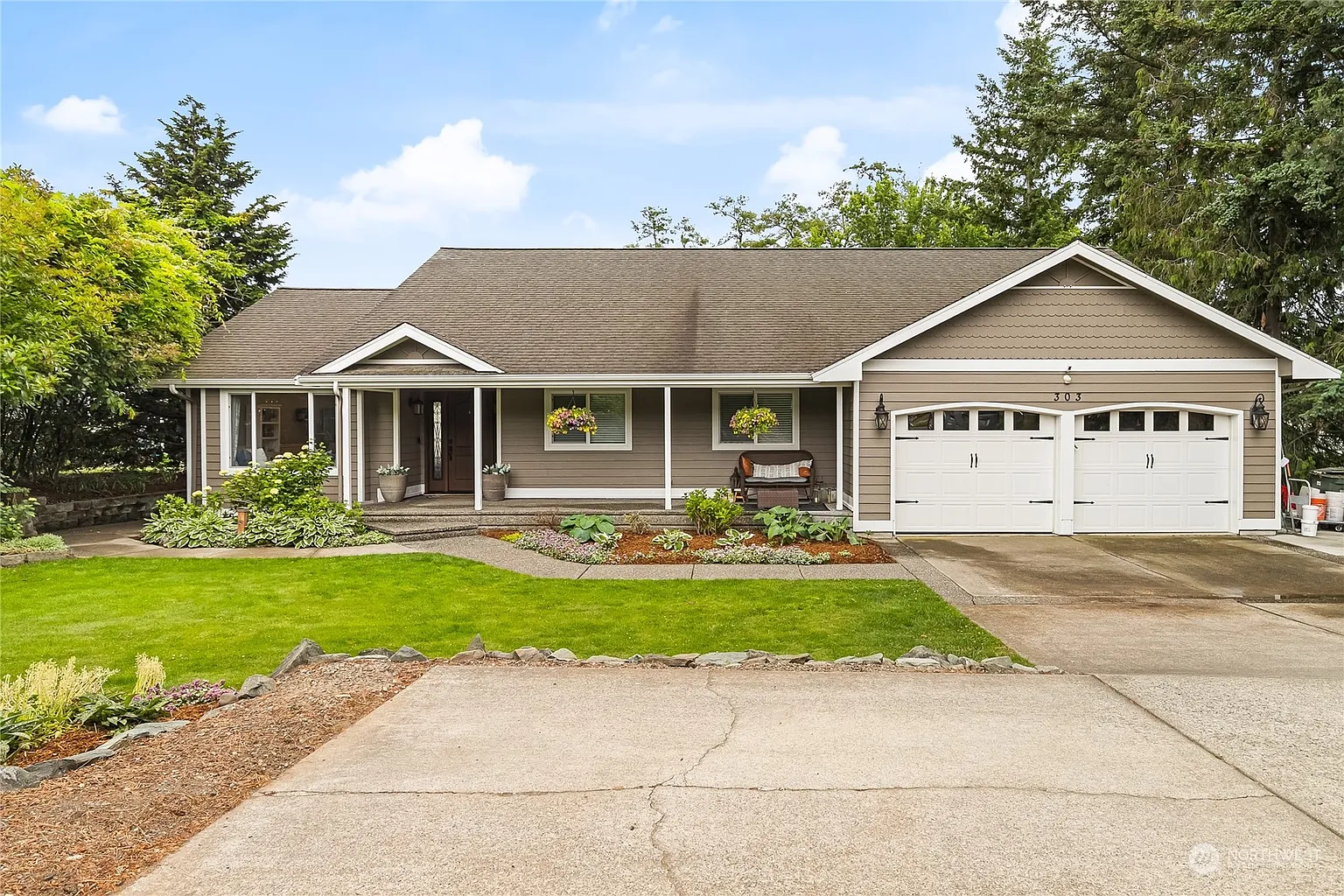 303 E Wiser Lake Road photo 1