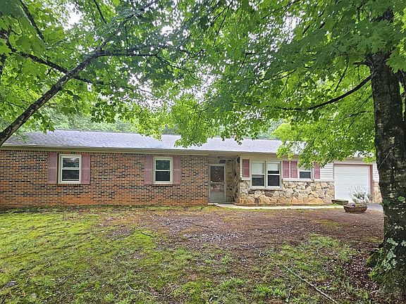 2nd image of 301 Cora Rd