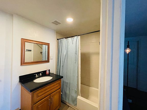 4th image of 8259 Bleeker Ave #6