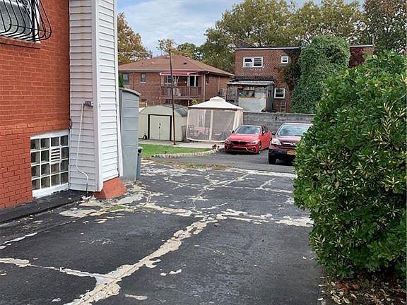 4th image of 2444 Westervelt Ave