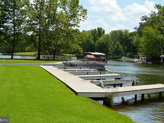5th image of 191 Lakewood Landing Dr
