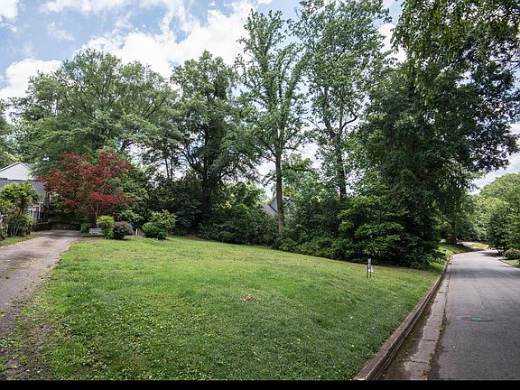 2nd image of 231 Pine Forest Dr