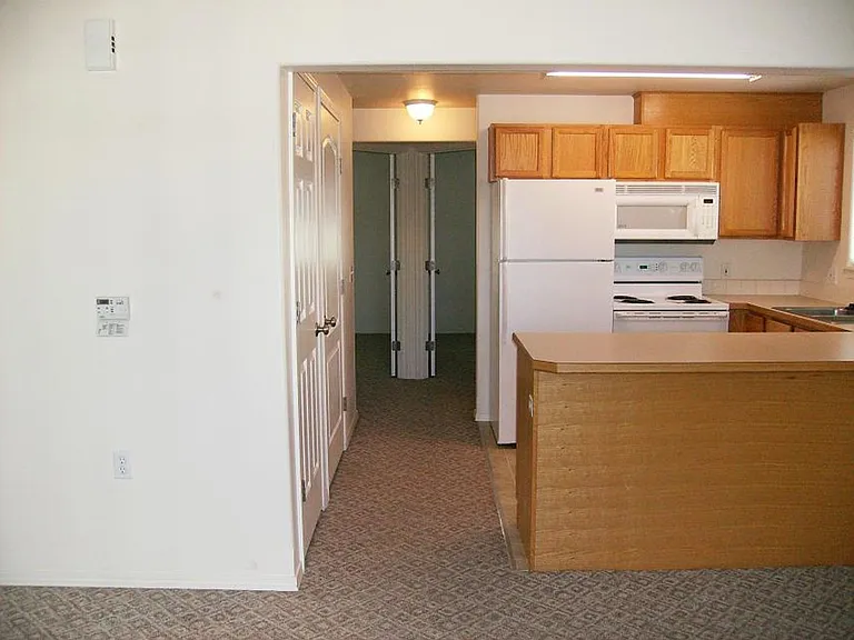 1212 W Columbia Ave — Photo 3