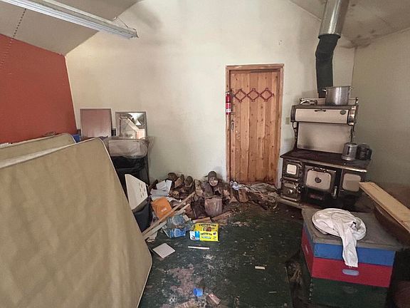 3rd image of 19320 Ridge St
