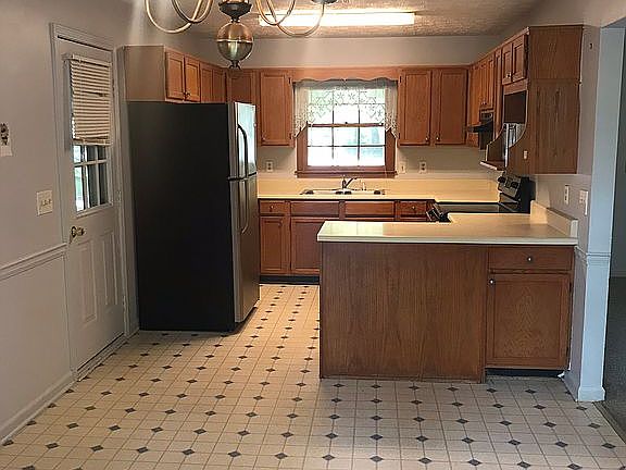 5th image of 2519 Forestdale Dr