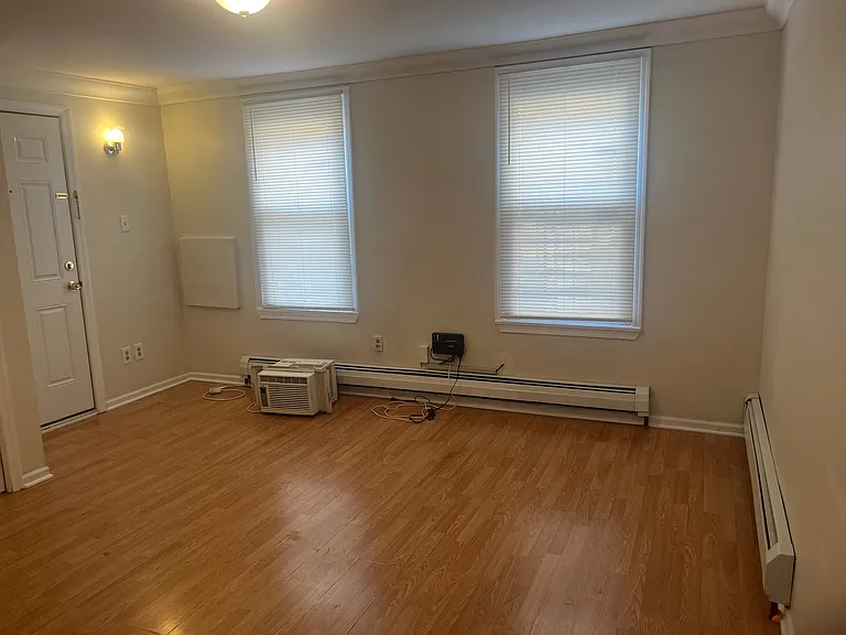 25 Hamilton St #1 — Photo 1