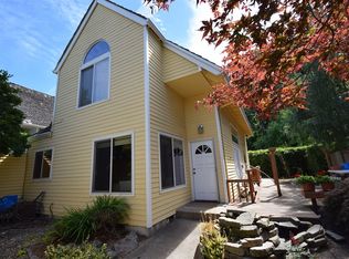 105 Kingsgate Rd, Lake Oswego, OR 97035