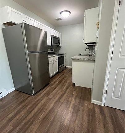 3rd image of 2810 Birch St APT 4