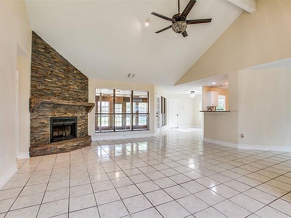 5th image of 885 Harvest Glen Dr