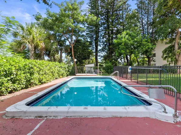 1101 Crystal Lake Drive #309, Deerfield Beach, FL 33064