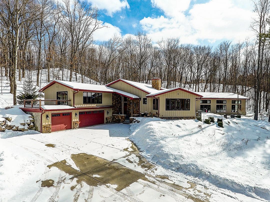 4910 Hubertus Rd, Hubertus, WI 53033 | Zillow