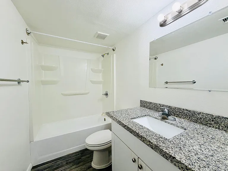 Catalina1202-1216 — Photo 19