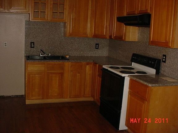 4th image of 2127 E Lafayette St