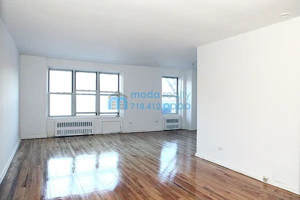 Rented by Moda Realty | media 16