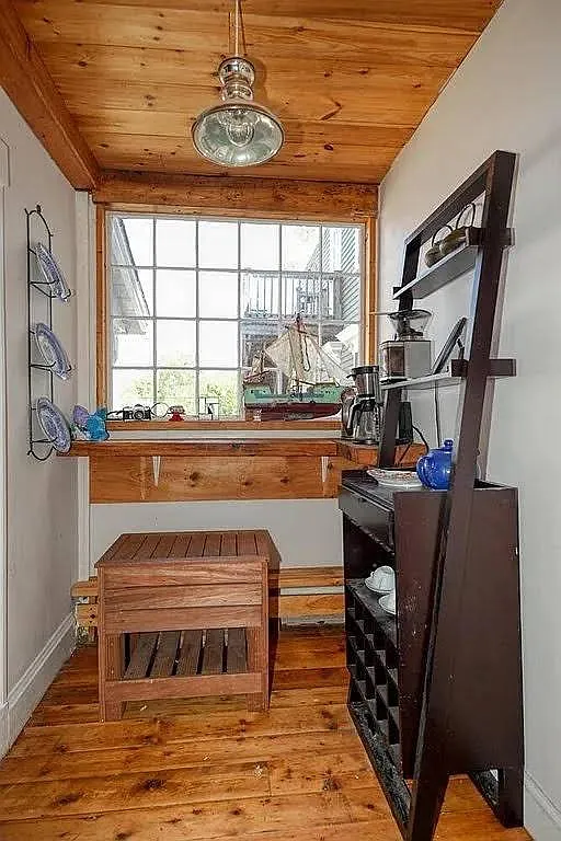 2 bed, 1.0 bath, 1200 sqft, $2,500 — Photo 2