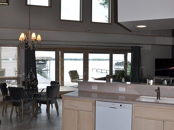 5th image of 1413 S Lakeview Dr
