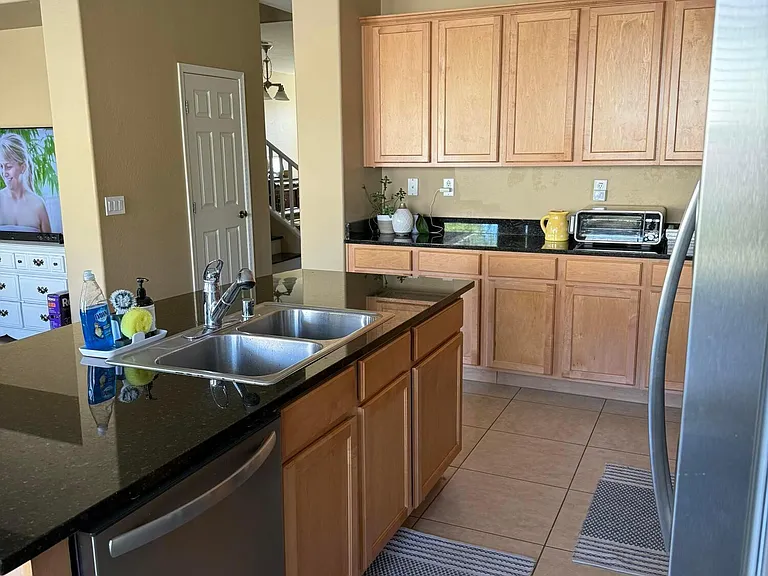6734 W Blackstone Ln — Photo 10
