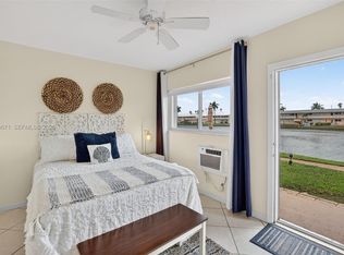800 SW 10th Ter APT 4T, Hallandale Beach, FL 33009