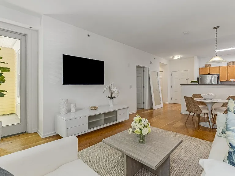Pier Village Apartments — Photo 9