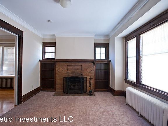 2nd image of 1802 E Linnwood Ave APT 1