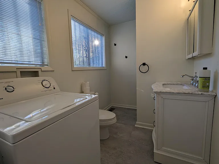 711 Snow St — Photo 13