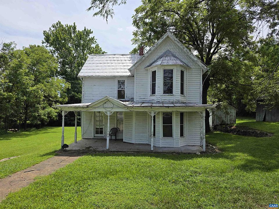 1st image of 276 Main St