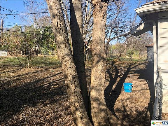 4th image of 817 Estelle Ave
